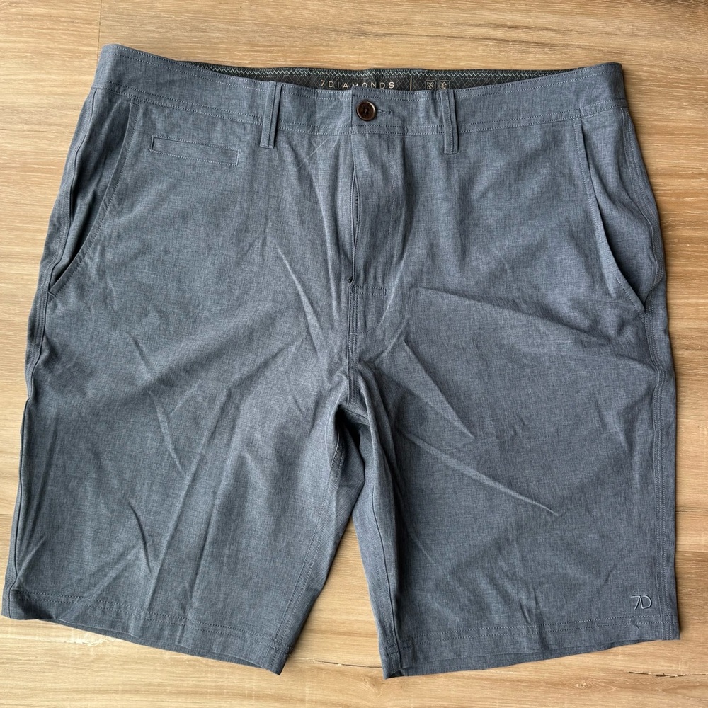 7 Diamonds Short